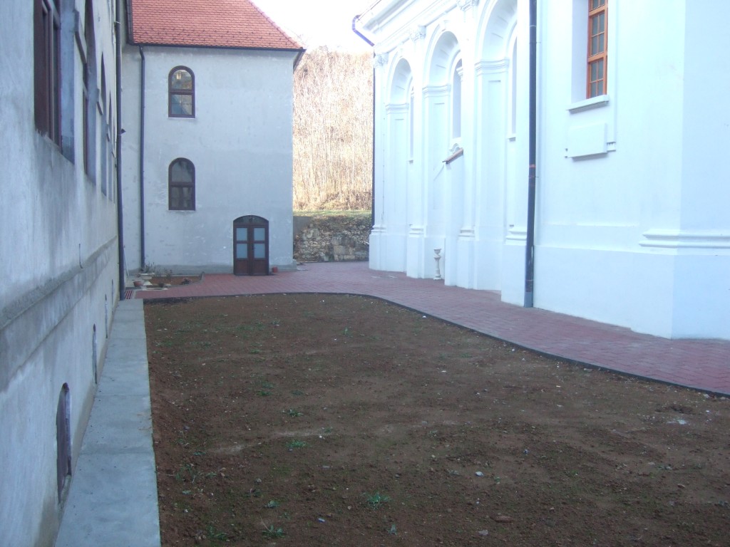 Фотографија из галерије Манастира Кувеждин, 2011 (40)